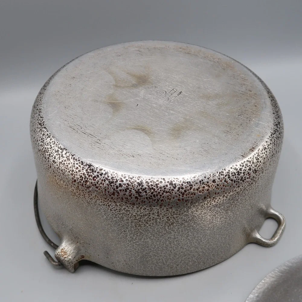 Vintage CLUB Hammered Aluminum Round 4.5 QT Dutch Oven Pot w/ Lid Handle‎